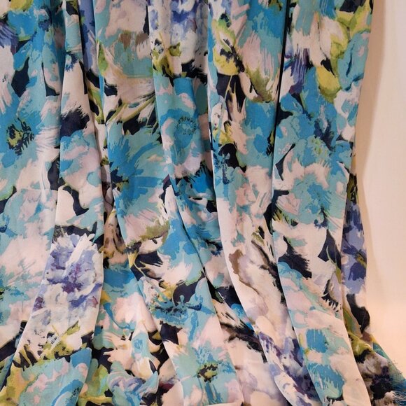 Fabric - Sheer Flowing Chiffon Aqua Floral Print, One Piece, 1.1yd x 60in - Picture 5 of 9